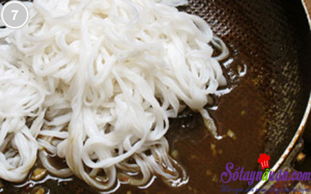 Phở trộn sốt me cho tín đồ chua ngọt