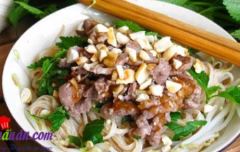 Phở trộn sốt me cho tín đồ chua ngọt