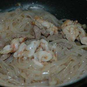 Cách làm phở xào chua ngọt