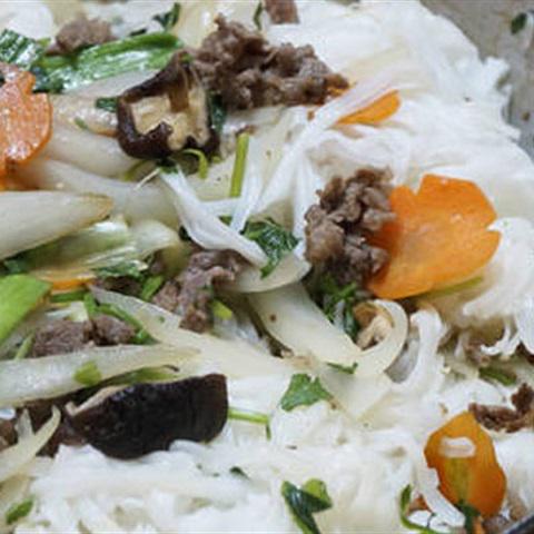 Cách làm phở xào hành tây thịt bò