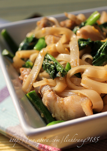 Phở xào kiểu Thái