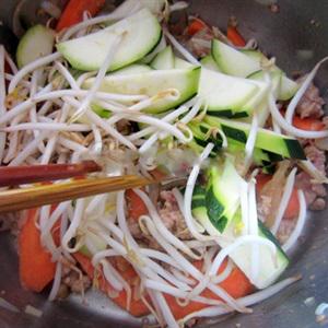 Cách làm phở xào thịt băm