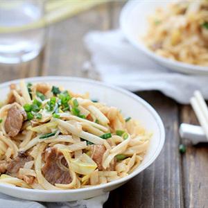 Cách làm phở xào với thịt bò