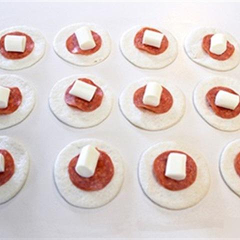 Cách làm pizza calzone bé xinh