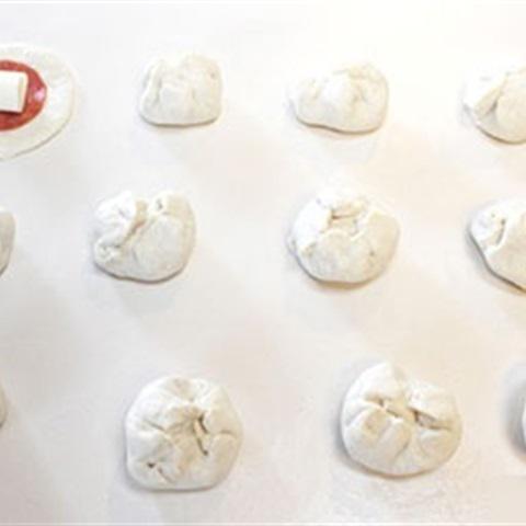 Cách làm pizza calzone bé xinh