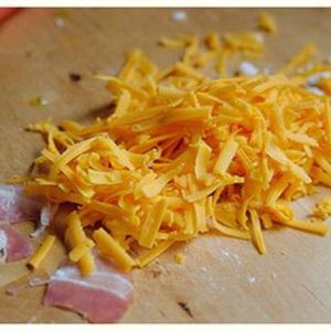 Cách làm pizza thịt xông khói