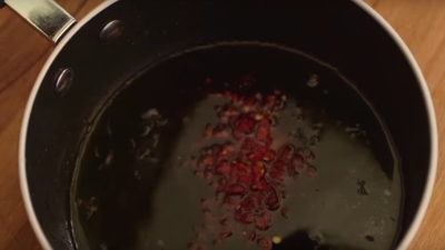 Pizza trứng ngon miệng chỉ với 5p cho bữa sáng