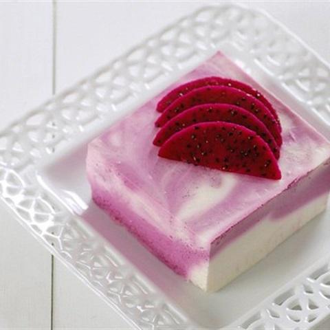 Cách làm pudding phô mai trộn thanh long đỏ