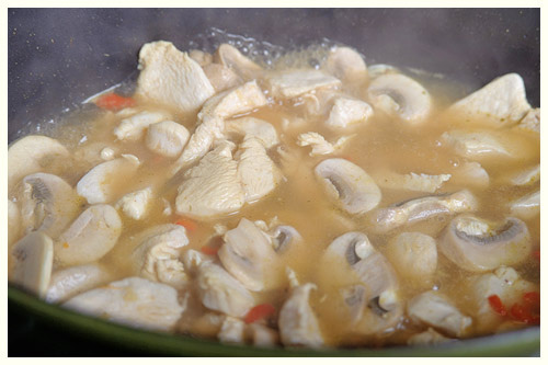 Pudding sữa hấp hoa quả vị hoa hồng