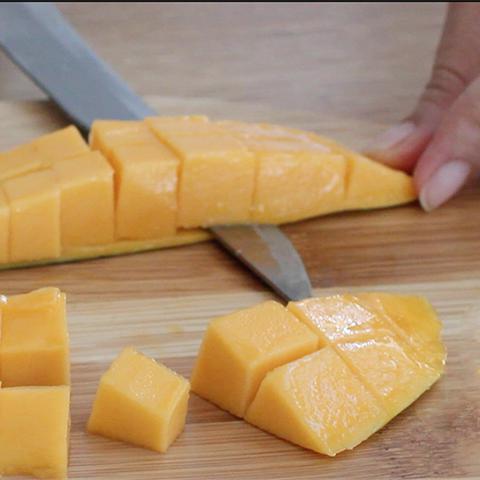 Cách làm pudding với xoài chín