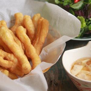 Cách làm quẩy chiên giòn