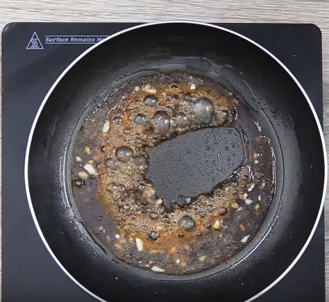 Rảnh rang làm bánh mè chiên giòn rụm ngon nhức nhối