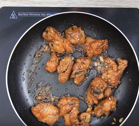 Rảnh rang làm bánh mè chiên giòn rụm ngon nhức nhối