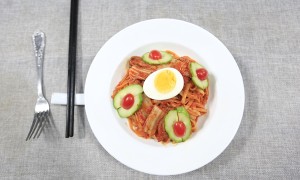 Rảnh rỗi làm bánh tôm khoai lang giòn rụm, nóng hổi đãi cả nhà ăn chơi