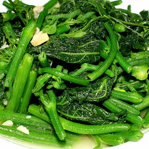 Cách làm rau bí xào tỏi băm