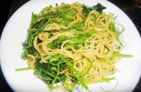 Rau bồ khai xào mì tôm