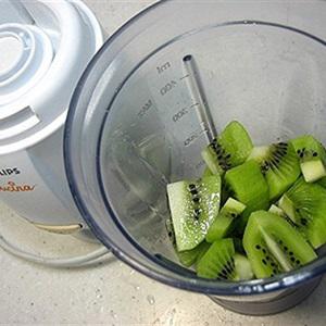 Cách làm rau câu Kiwi ngọt mát