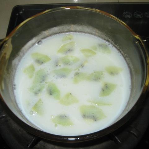 Cách làm rau câu kiwi sữa tươi