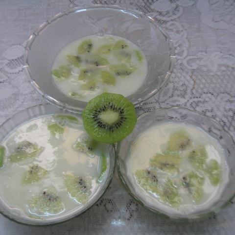 Cách làm rau câu kiwi sữa tươi