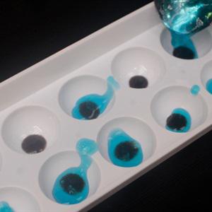 Cách làm rau câu nhãn cầu Halloween