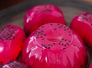 Rau câu thanh long ruột đỏ lạ miệng