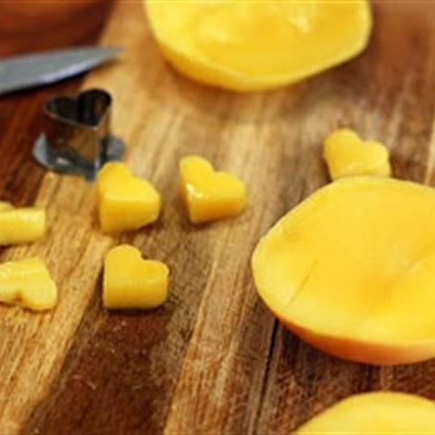 Cách làm rau câu xoài hình trái tim