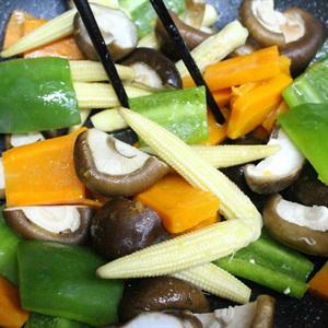 Cách làm rau củ xào chay ngày Tết