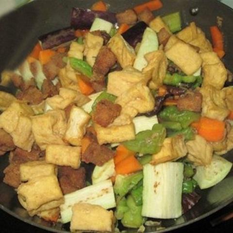 Cách làm rau củ xào đậu hũ chay