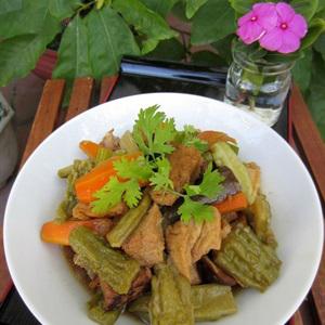 Cách làm rau củ xào đậu hũ chay