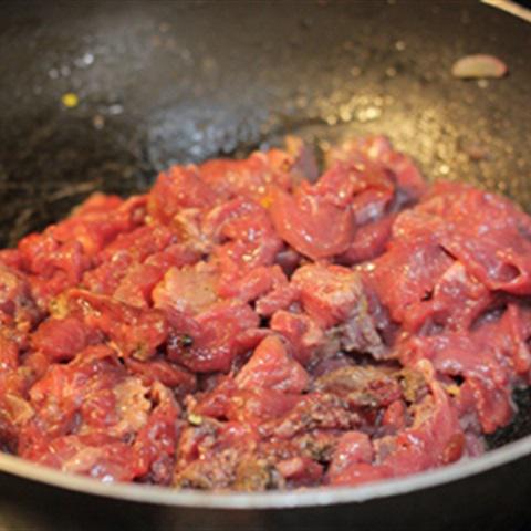 Cách làm rau diếp cá trộn thịt bò