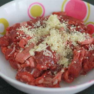 Cách làm rau lang xào thịt bò