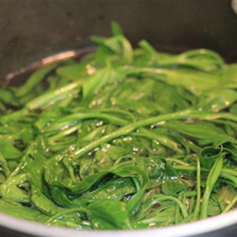 Cách làm rau muống xào bạch tuộc