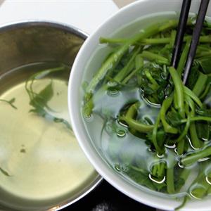 Cách làm rau muống xào chao chay