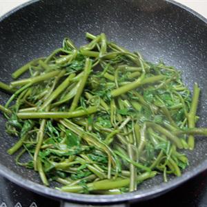 Cách làm rau muống xào chao chay
