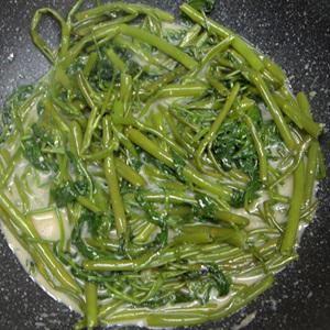 Cách làm rau muống xào chao chay