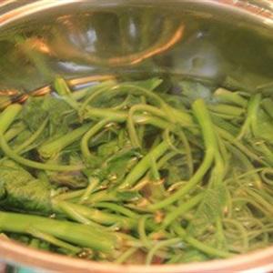 Cách làm rau muống xào chao