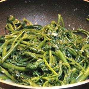Cách làm rau muống xào chao