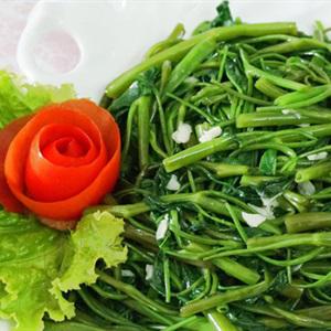 Cách làm rau muống xào tỏi băm