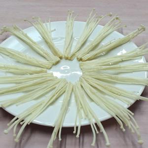 Cách làm rong biển cuộn nấm kim châm