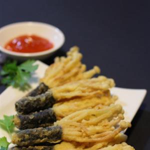 Cách làm rong biển cuộn nấm kim châm