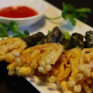 Cách làm rong biển cuộn nấm kim châm