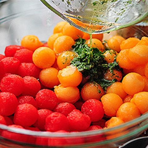 Cách làm sa lát dưa hấu