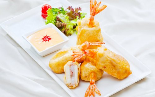 Sakê kẹp thịt tôm rán