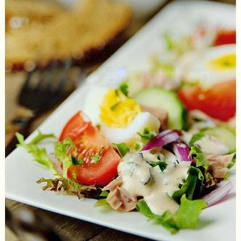 Cách làm salad '1000 hòn đảo'