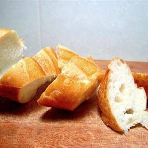 Cách làm salad trộn bánh mì gà