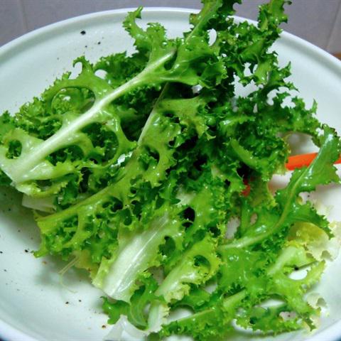 Cách làm salad trộn bánh mì gà