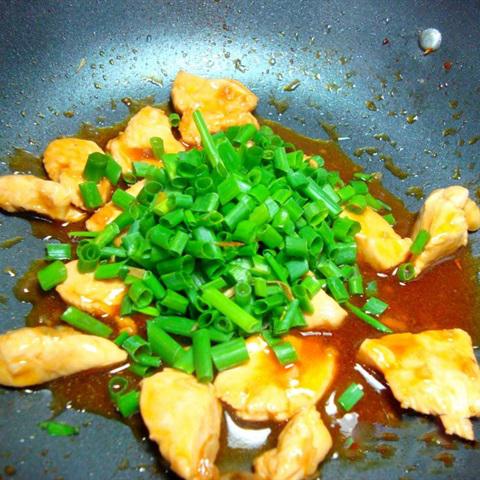 Cách làm salad trộn bánh mì gà