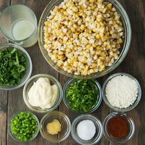 Cách làm salad bắp nướng kiểu Mexico