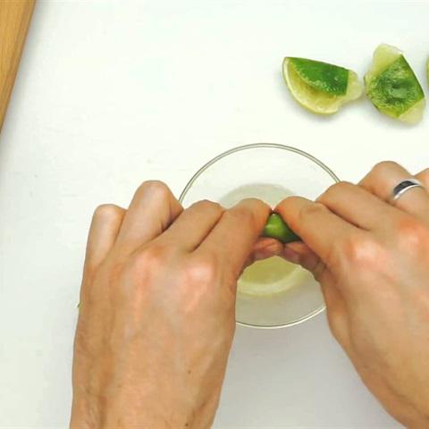 Cách làm salad bơ dưa hấu