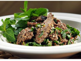 Salad bò nướng chua cay